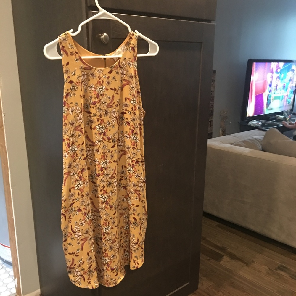 Summer dress with pockets